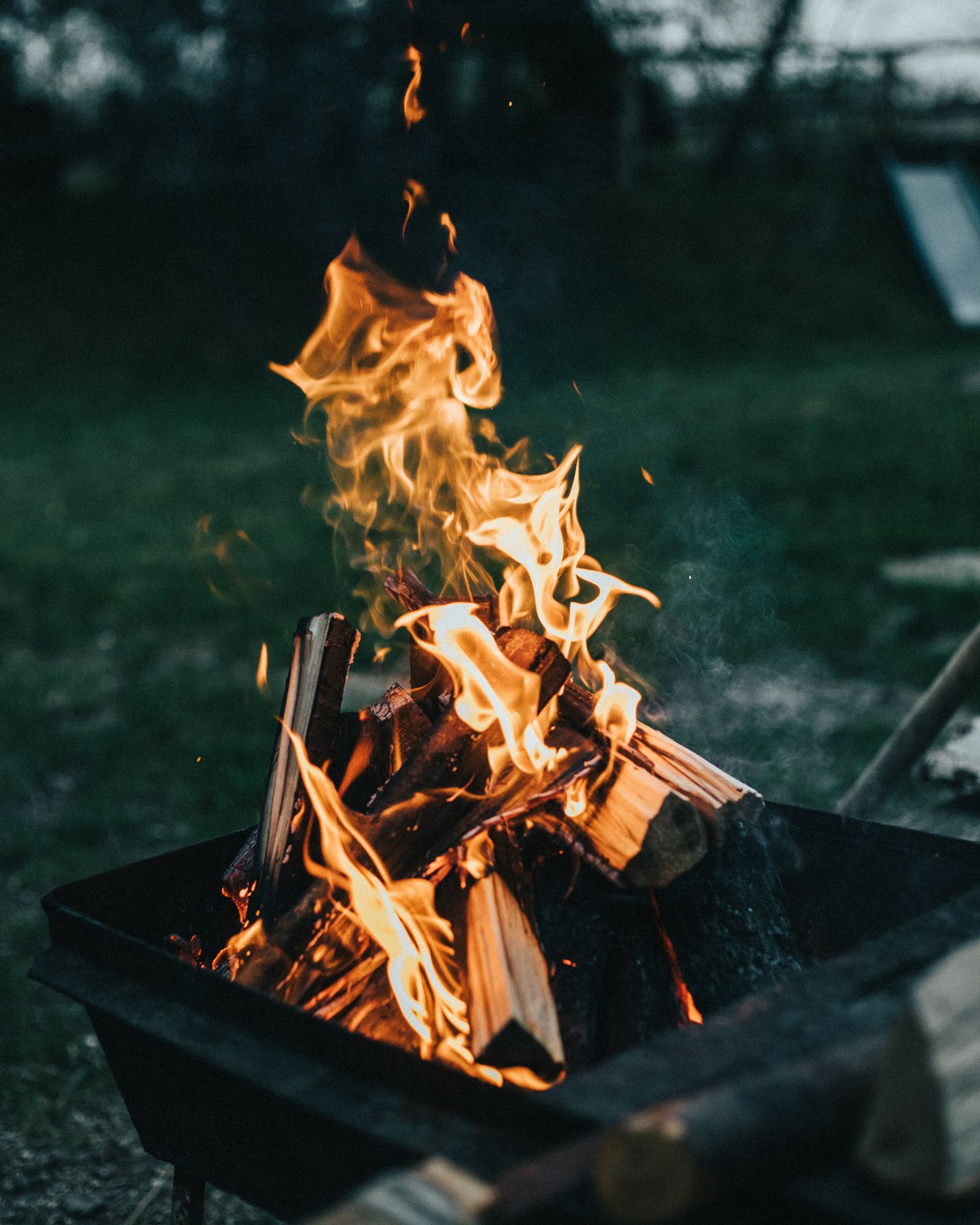 Lagerfeuer am Abend
